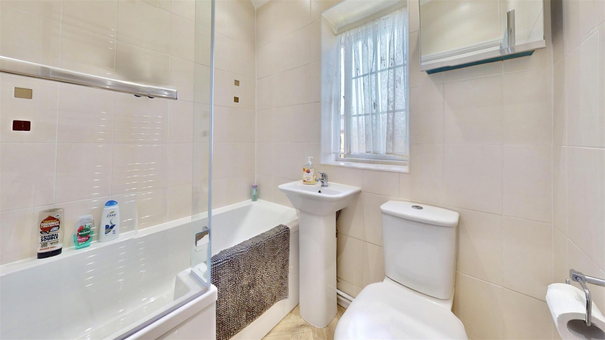 Valence Avenue, Dagenham, RM8