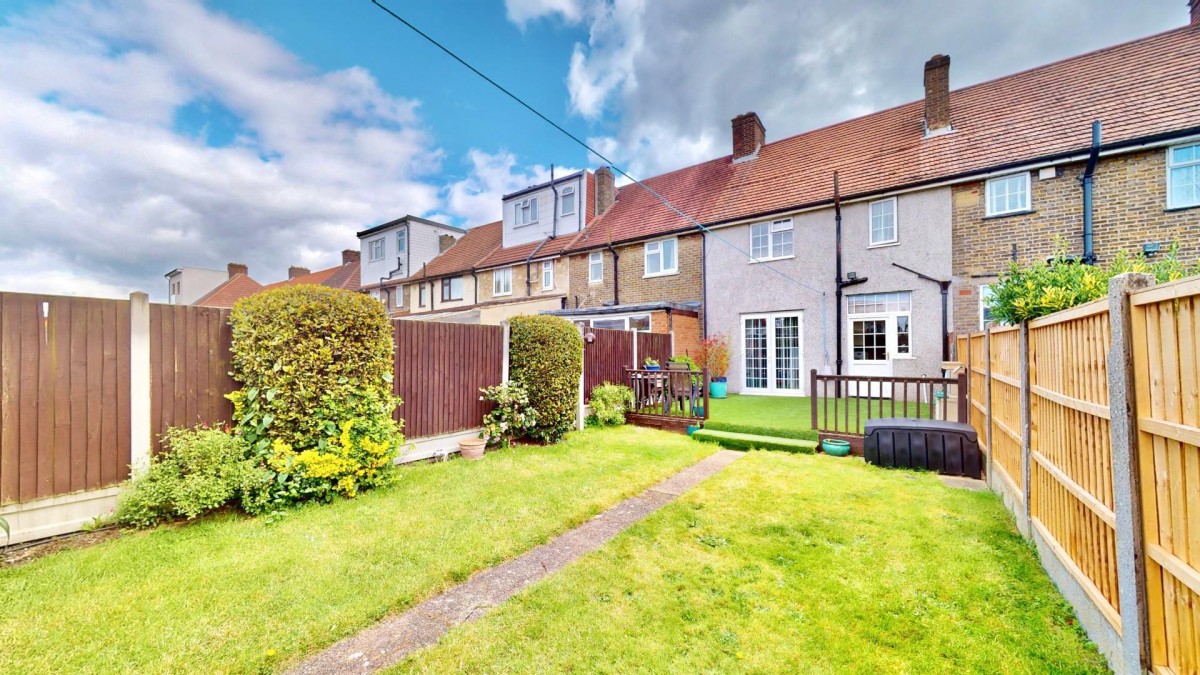 Valence Avenue, Dagenham, RM8