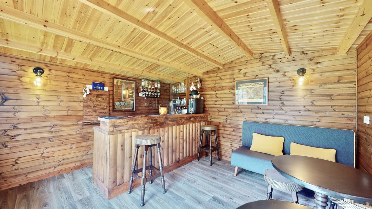 Valence Avenue, Dagenham, RM8