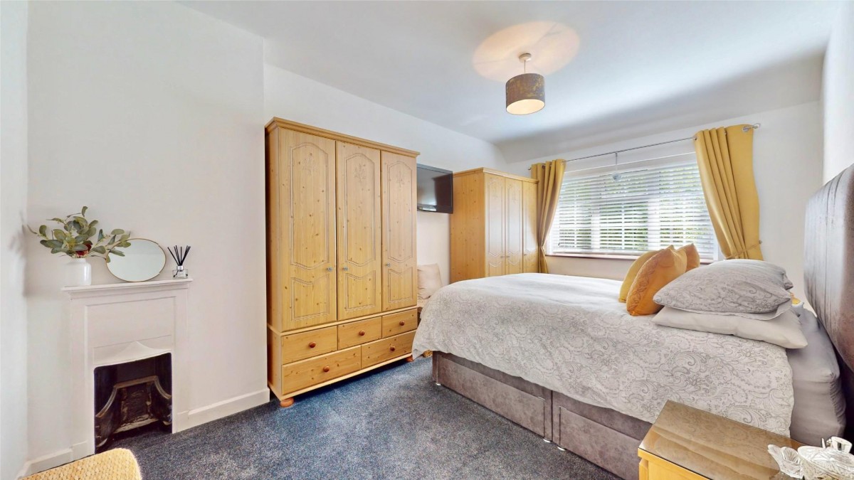 Valence Avenue, Dagenham, RM8