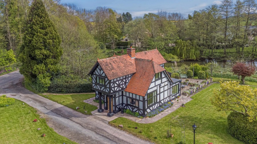 Hereford Lodge, Tyberton, Madley, Hereford, HR2 9PT Hunters Estate