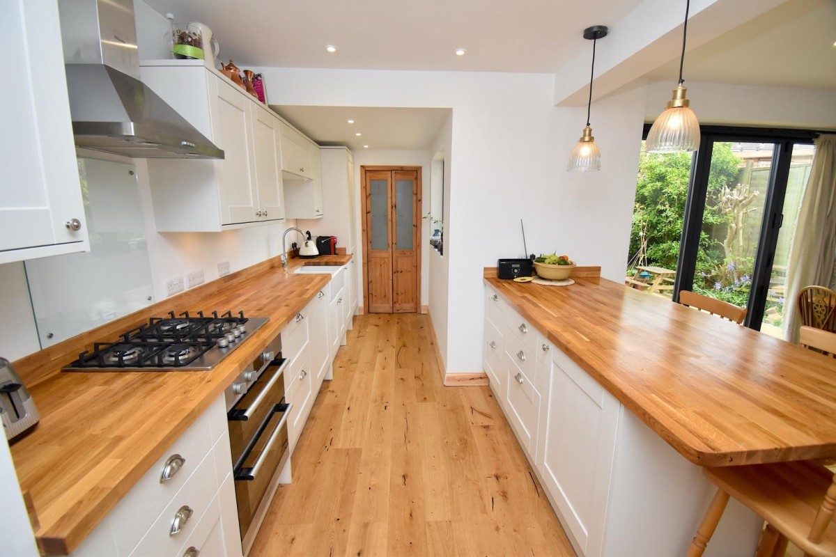 Dundridge Lane, St George, Bristol, BS5 8SH.