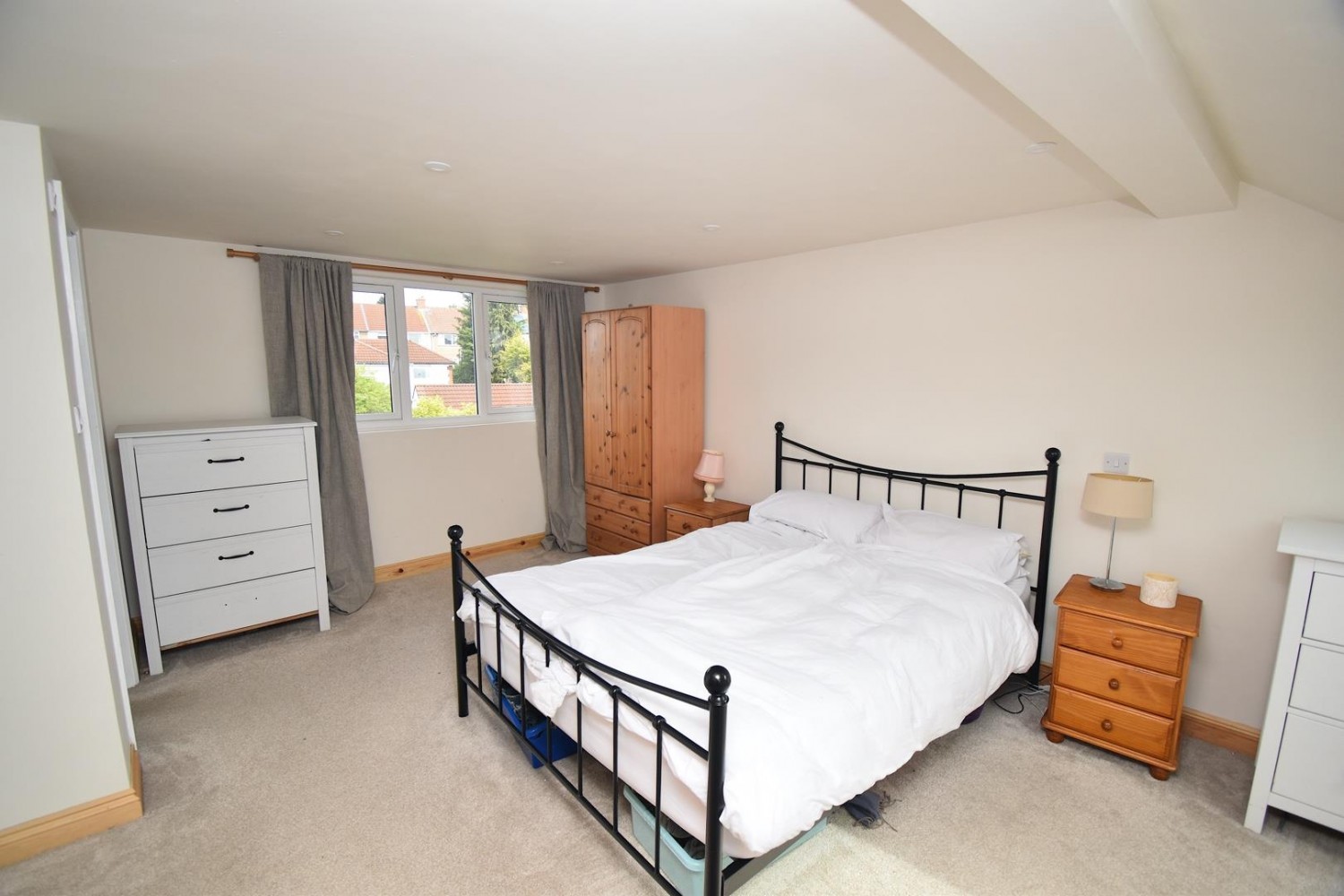 Dundridge Lane, St George, Bristol, BS5 8SH.