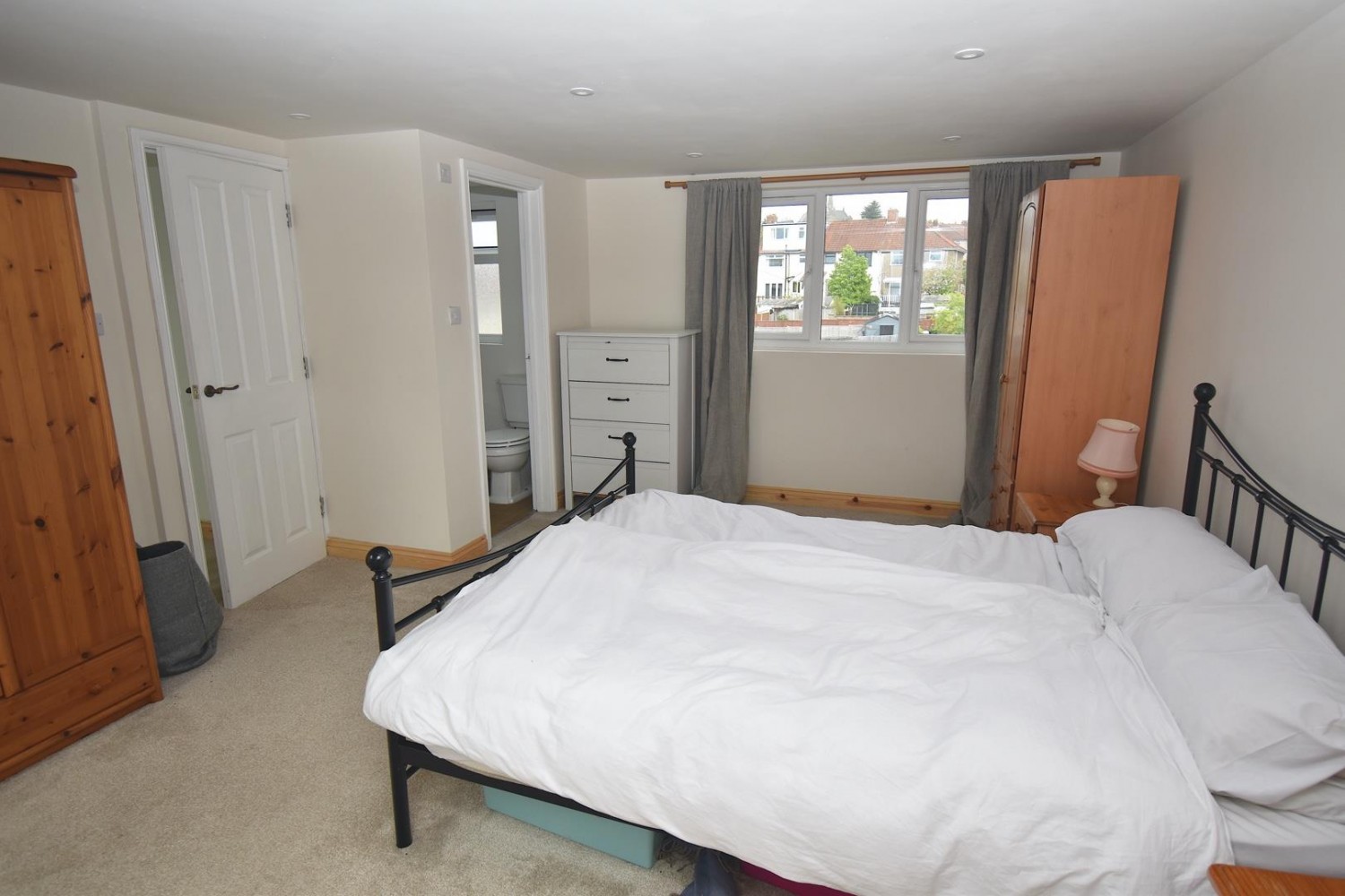 Dundridge Lane, St George, Bristol, BS5 8SH.