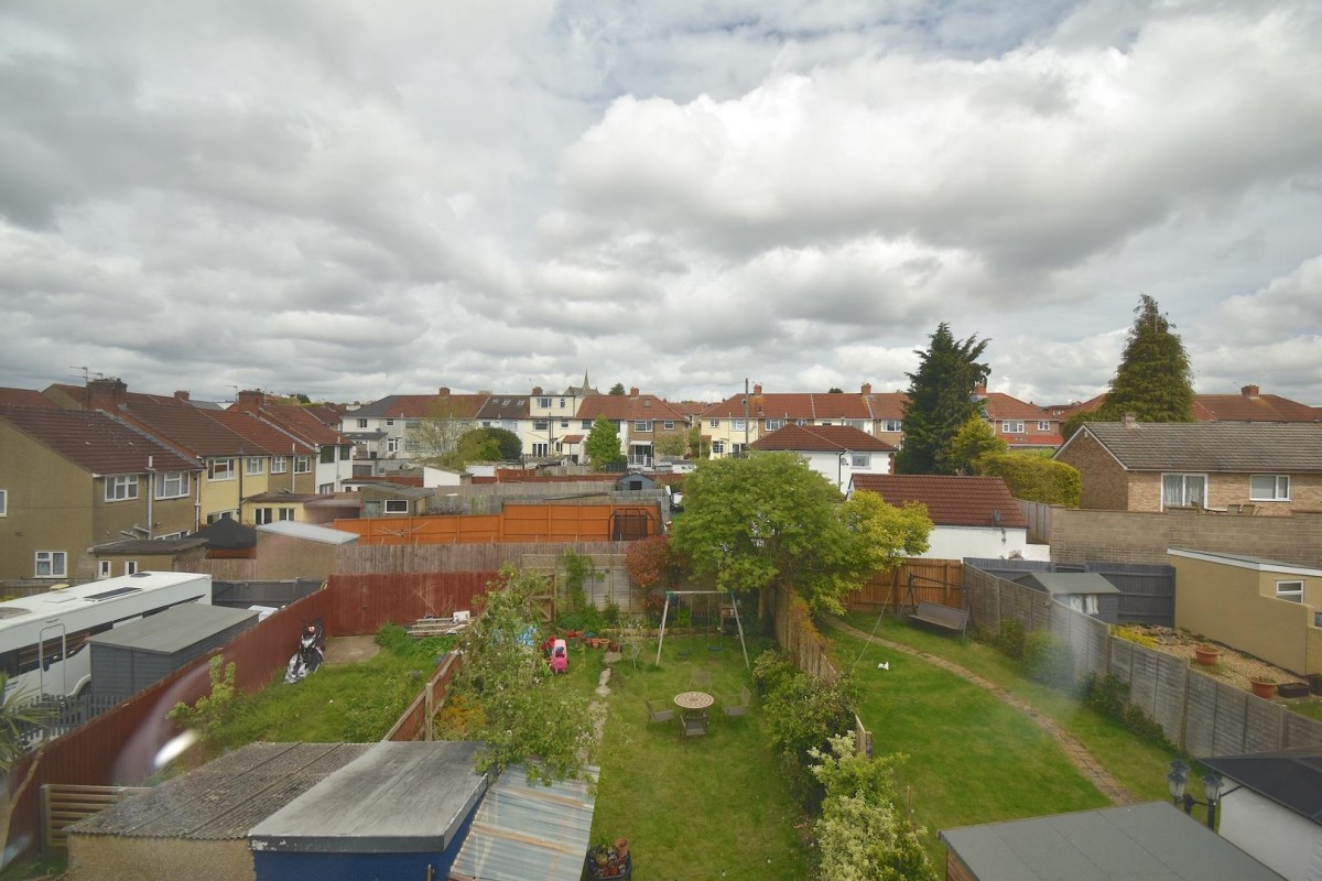 Dundridge Lane, St George, Bristol, BS5 8SH.