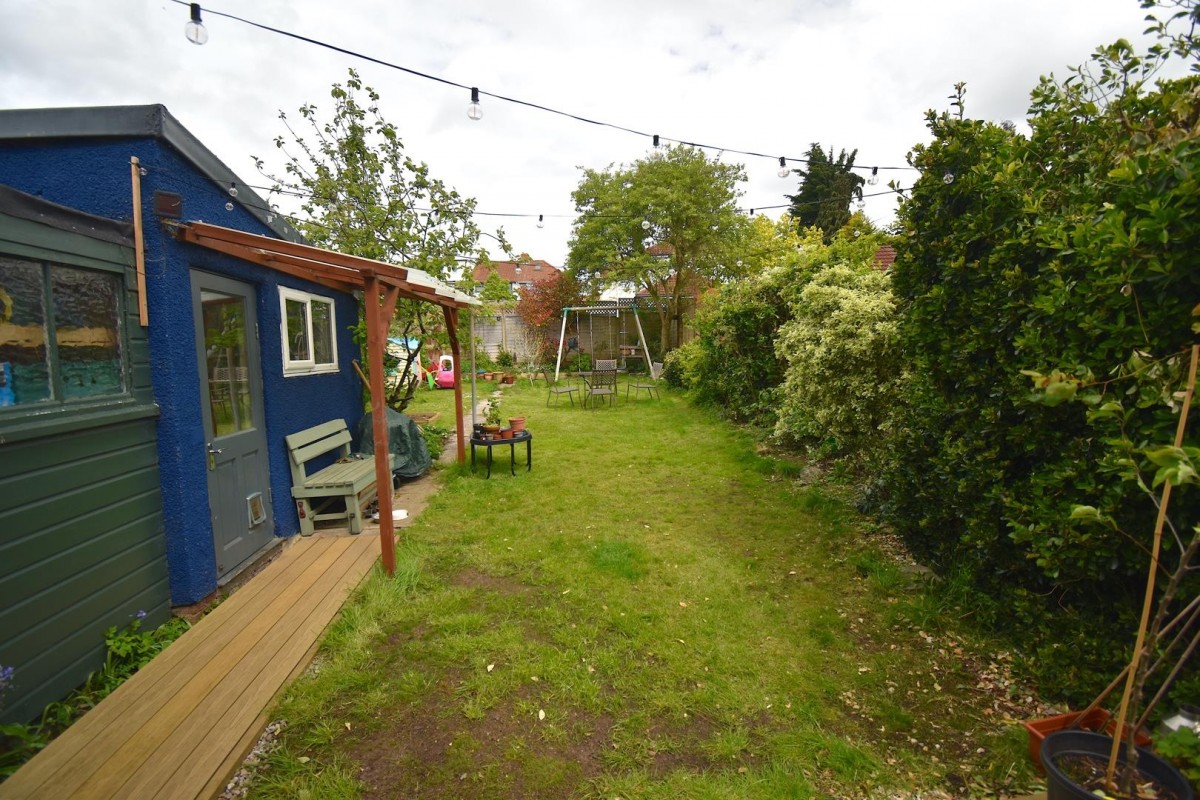 Dundridge Lane, St George, Bristol, BS5 8SH.