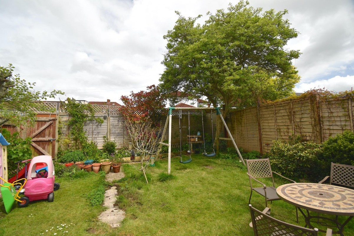 Dundridge Lane, St George, Bristol, BS5 8SH.