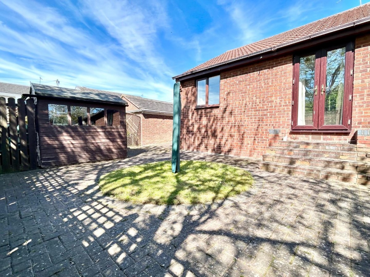 Kendal Drive, Bolton Upon Dearne, Rotherham, S63 8NJ