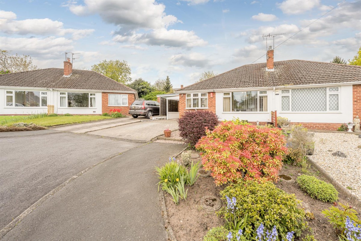 Meriden Close, Wollaston, DY8 4QW