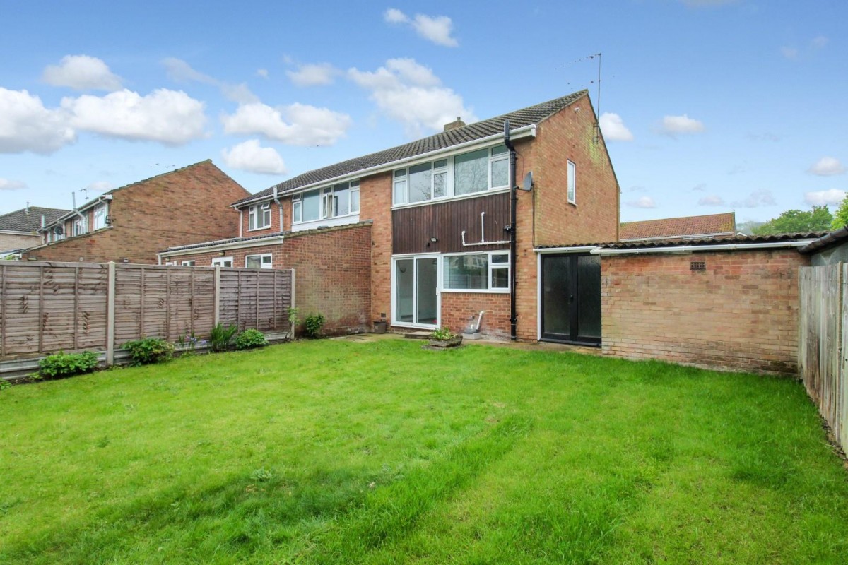 Highwood Road, Hoddesdon