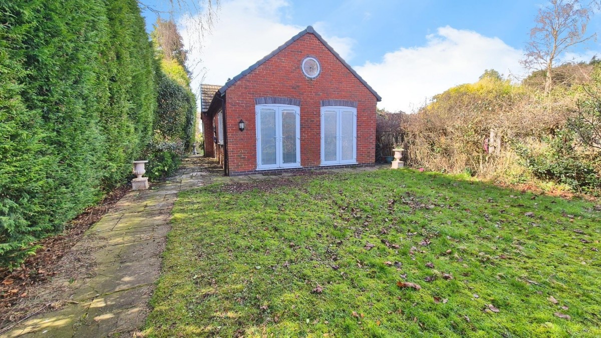 Ironstone Road, Burntwood, WS7 1LZ