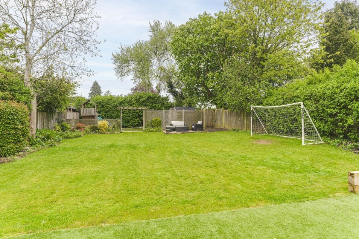 London Road, Buntingford, SG9 9JN