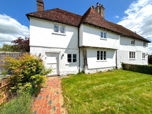 Charming Cottage in Pluckley