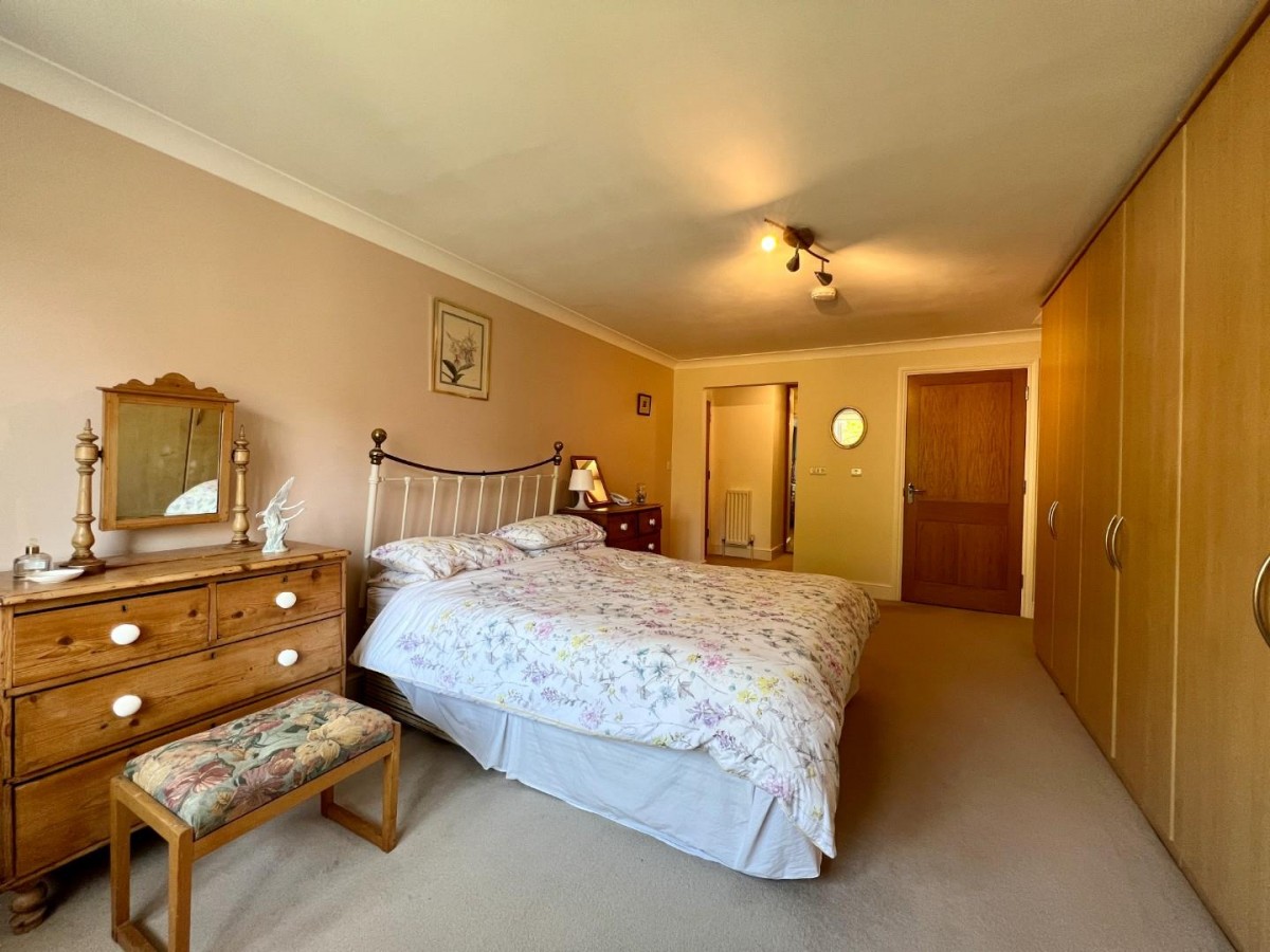 Flat 6, Elmfield Place, Tenterden, TN30 6RE