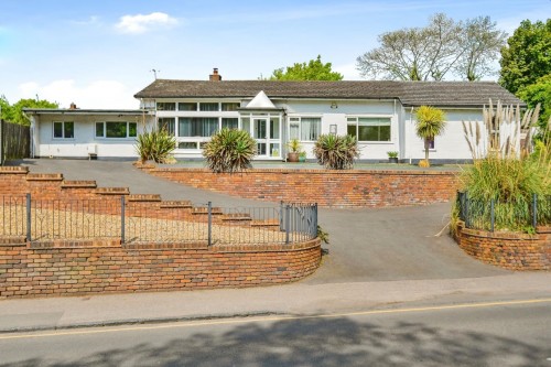 Trent Valley Road, Lichfield, Staffordshire