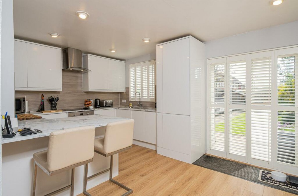 Yeading Lane, Hayes, UB4 0EZ