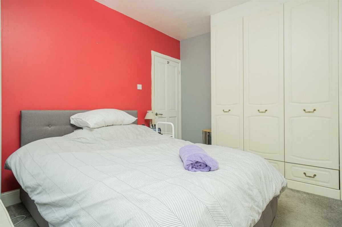 Yeading Lane, Hayes, UB4 0EZ