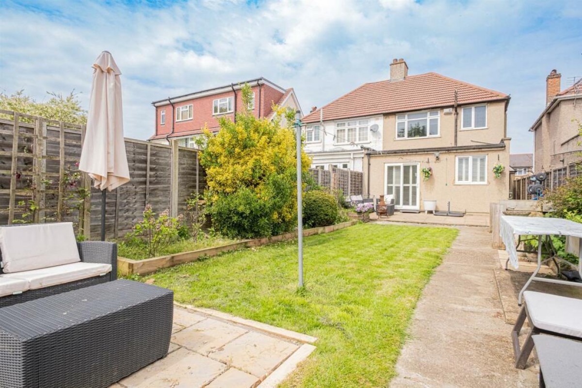 Yeading Lane, Hayes, UB4 0EZ