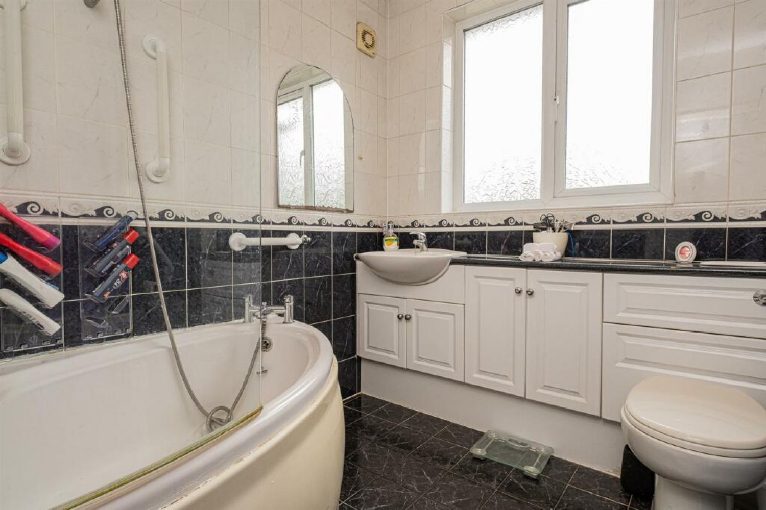 Yeading Lane, Hayes, UB4 0EZ