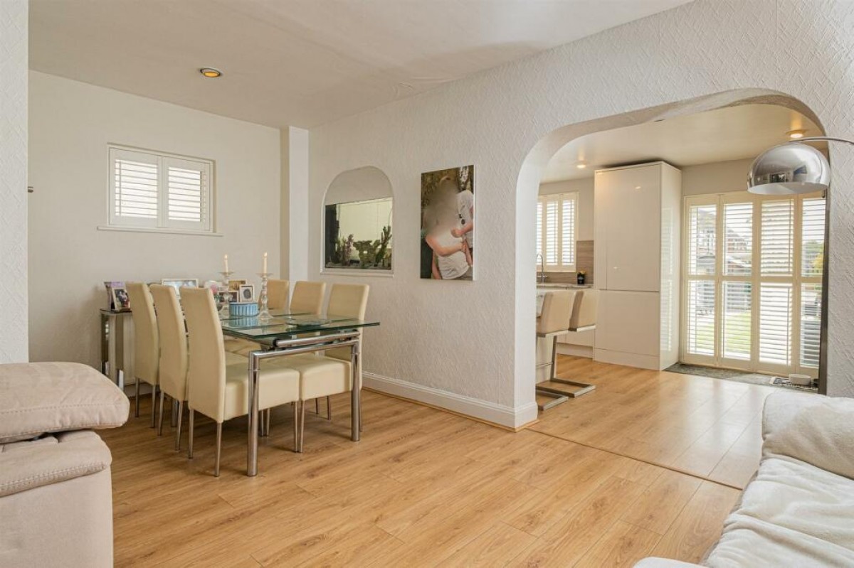 Yeading Lane, Hayes, UB4 0EZ