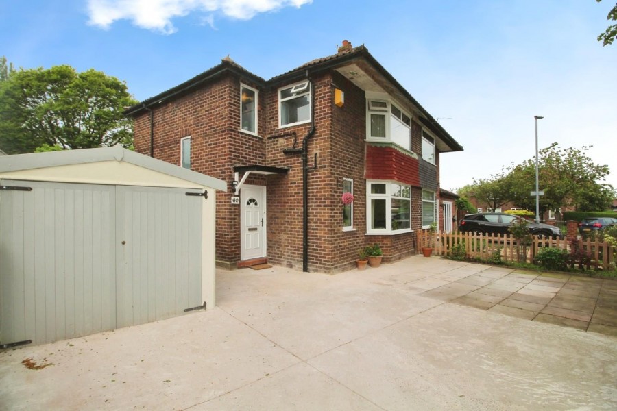 Roundwood Road, Manchester, M22 4AB