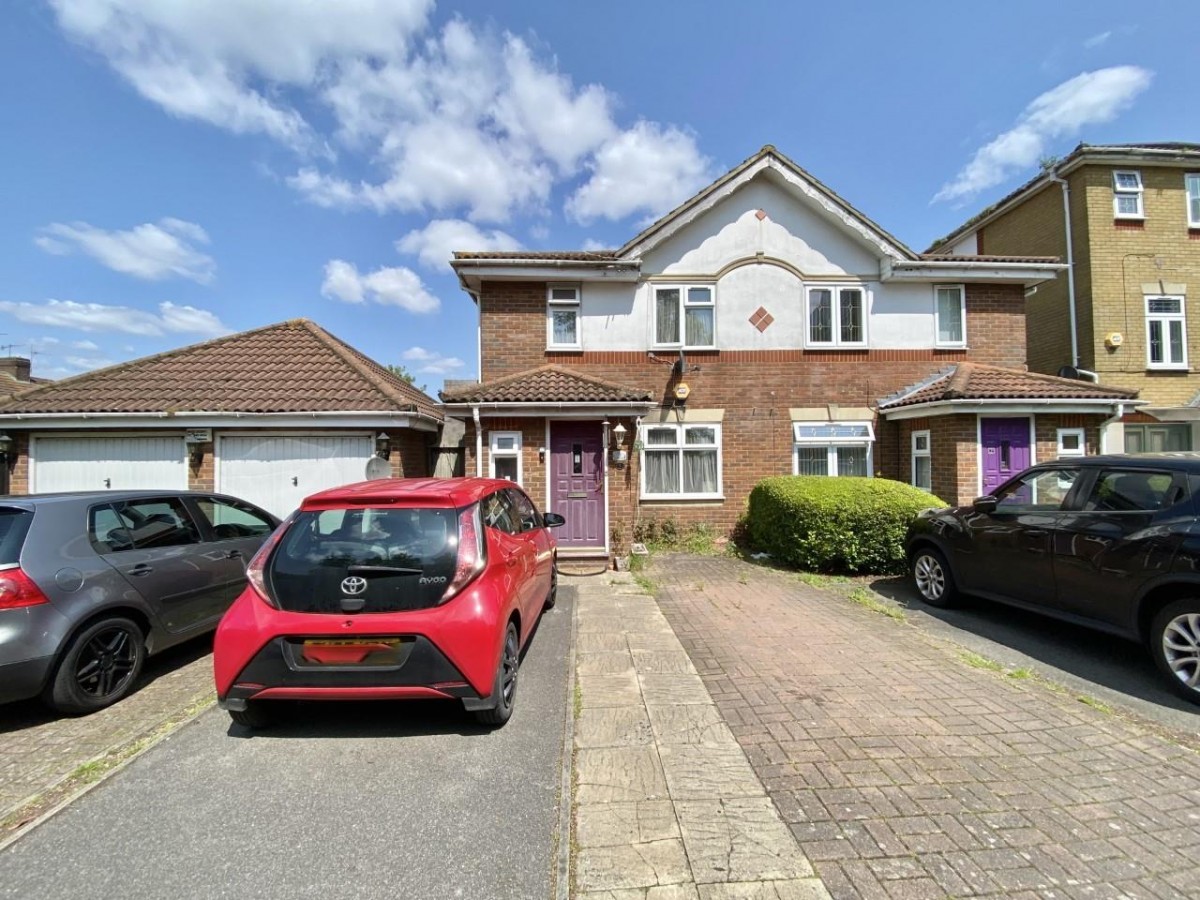 Tollgate Drive, Hayes, UB4 0NP