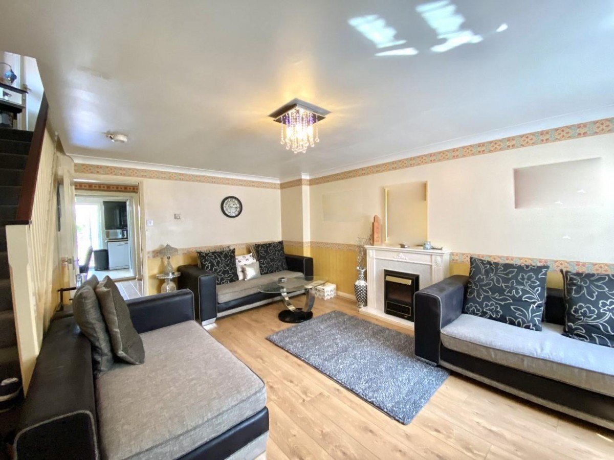 Tollgate Drive, Hayes, UB4 0NP