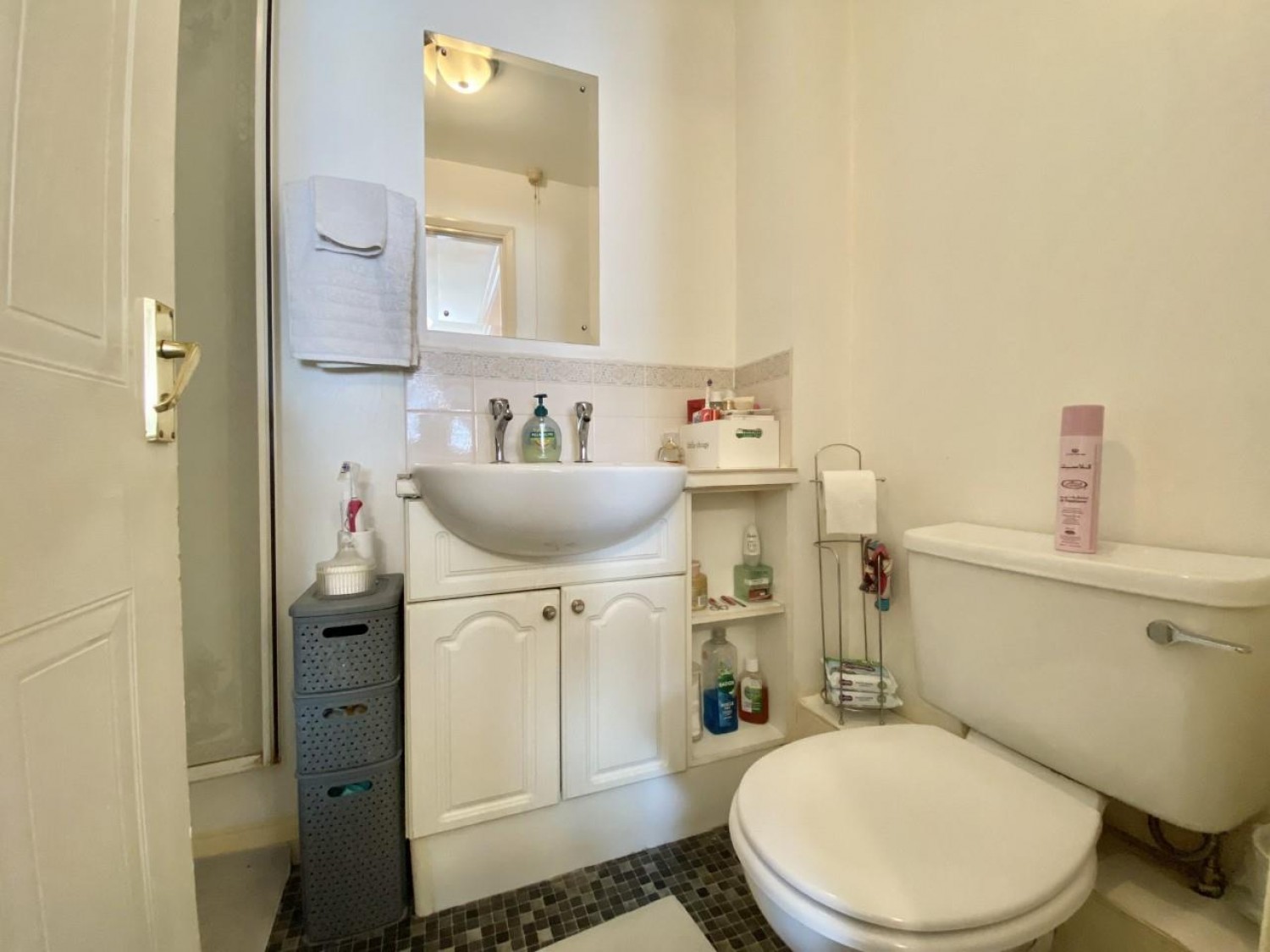 Tollgate Drive, Hayes, UB4 0NP