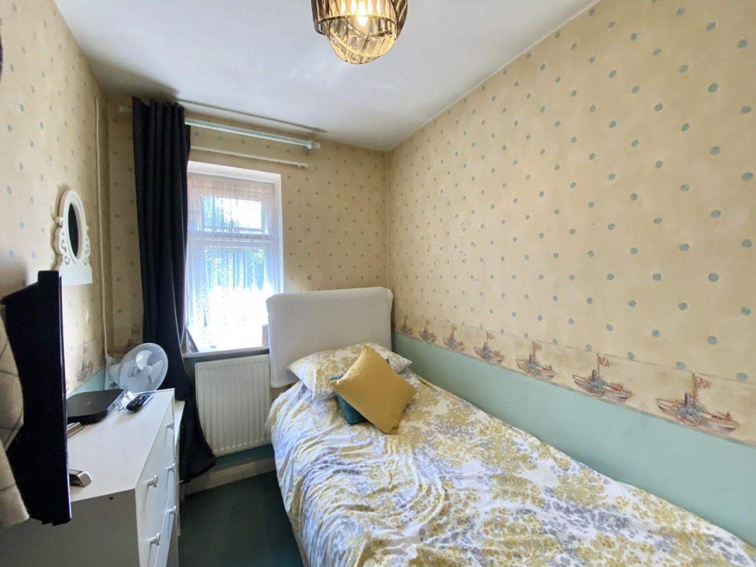 Tollgate Drive, Hayes, UB4 0NP