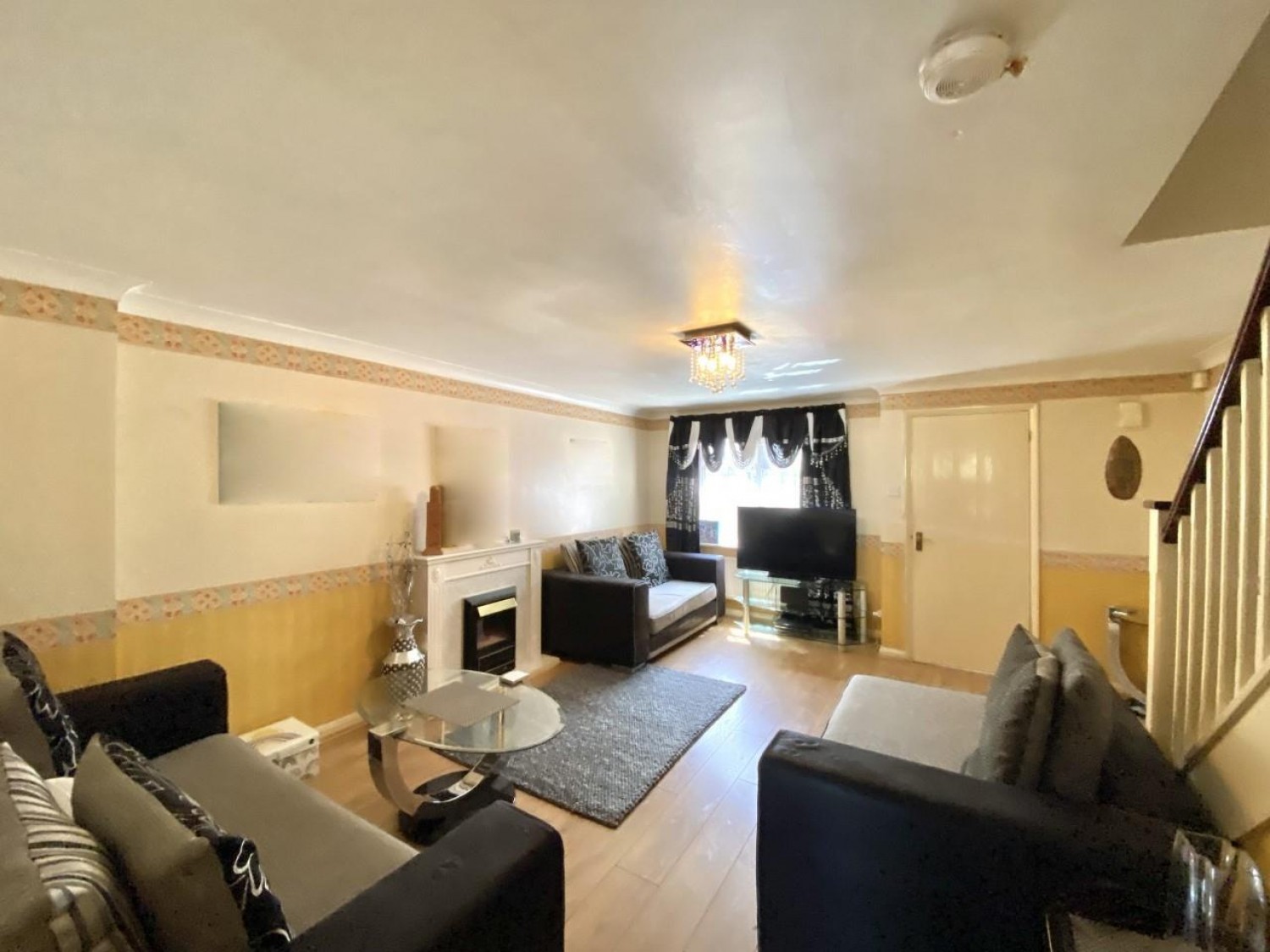 Tollgate Drive, Hayes, UB4 0NP