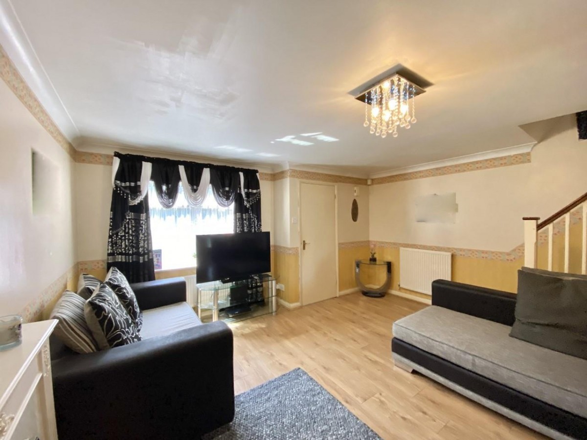 Tollgate Drive, Hayes, UB4 0NP