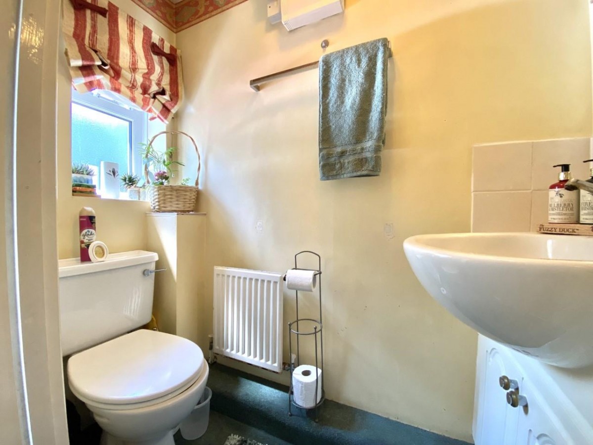 Tollgate Drive, Hayes, UB4 0NP