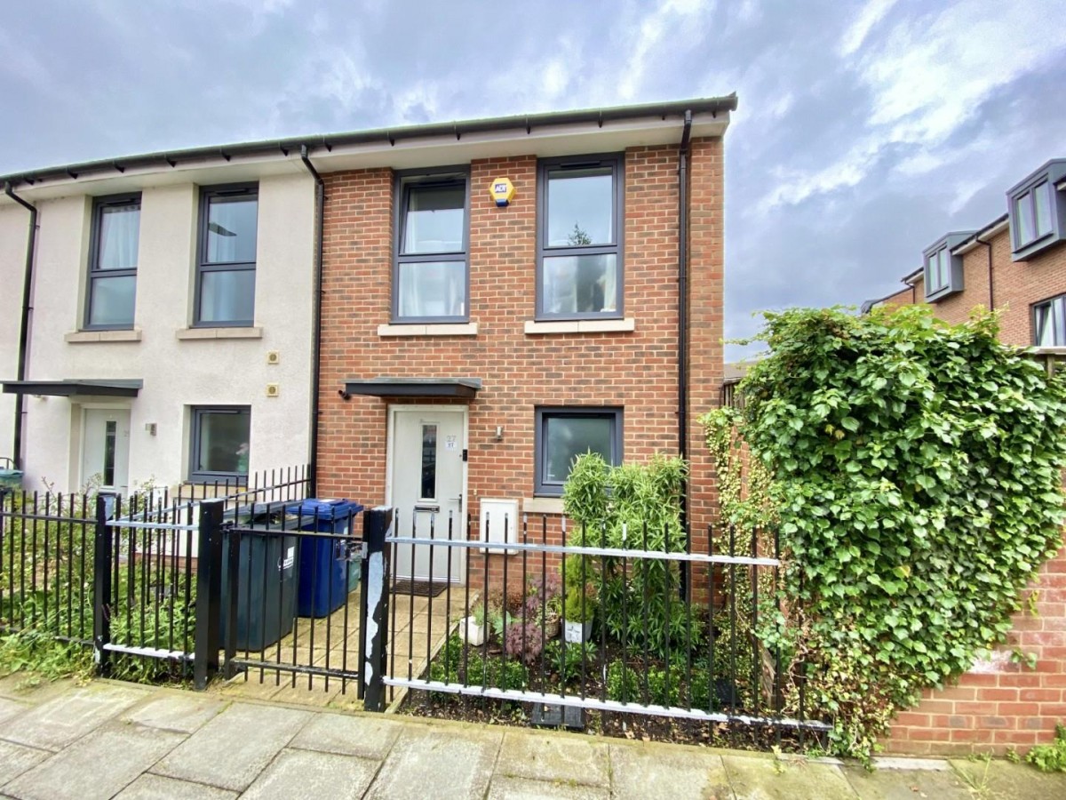 Potters Road, Southall, UB2 4AS
