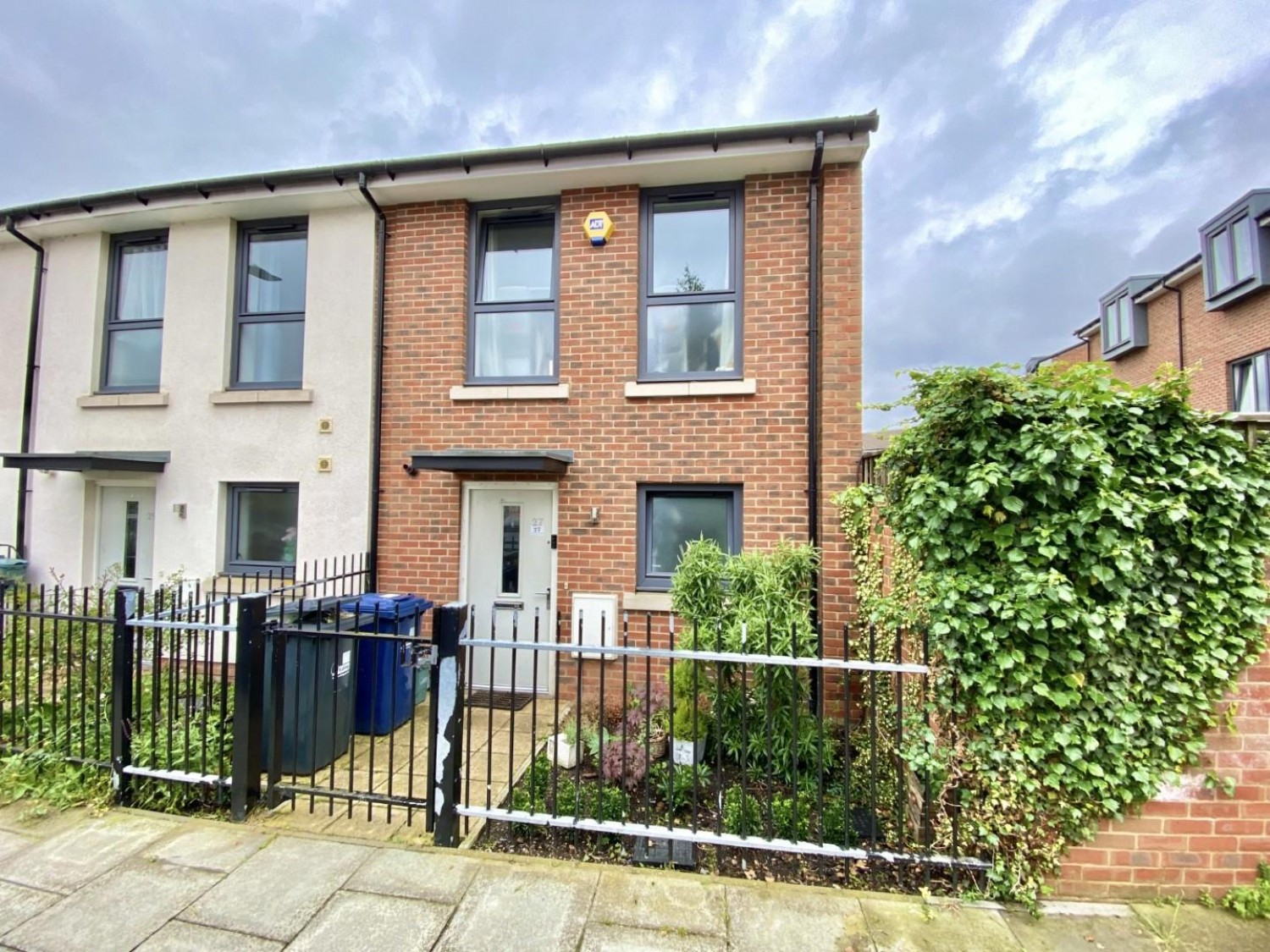 Potters Road, Southall, UB2 4AS