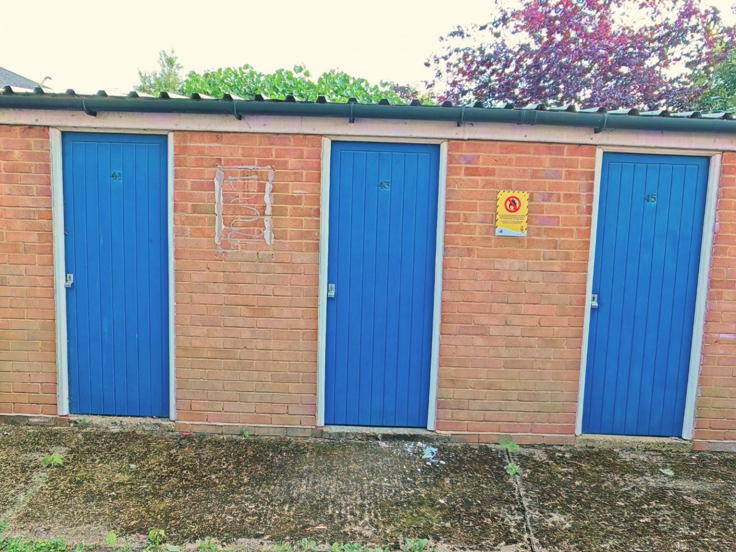 2 bedroom Flat for sale in Moorfield Road, Uxbridge