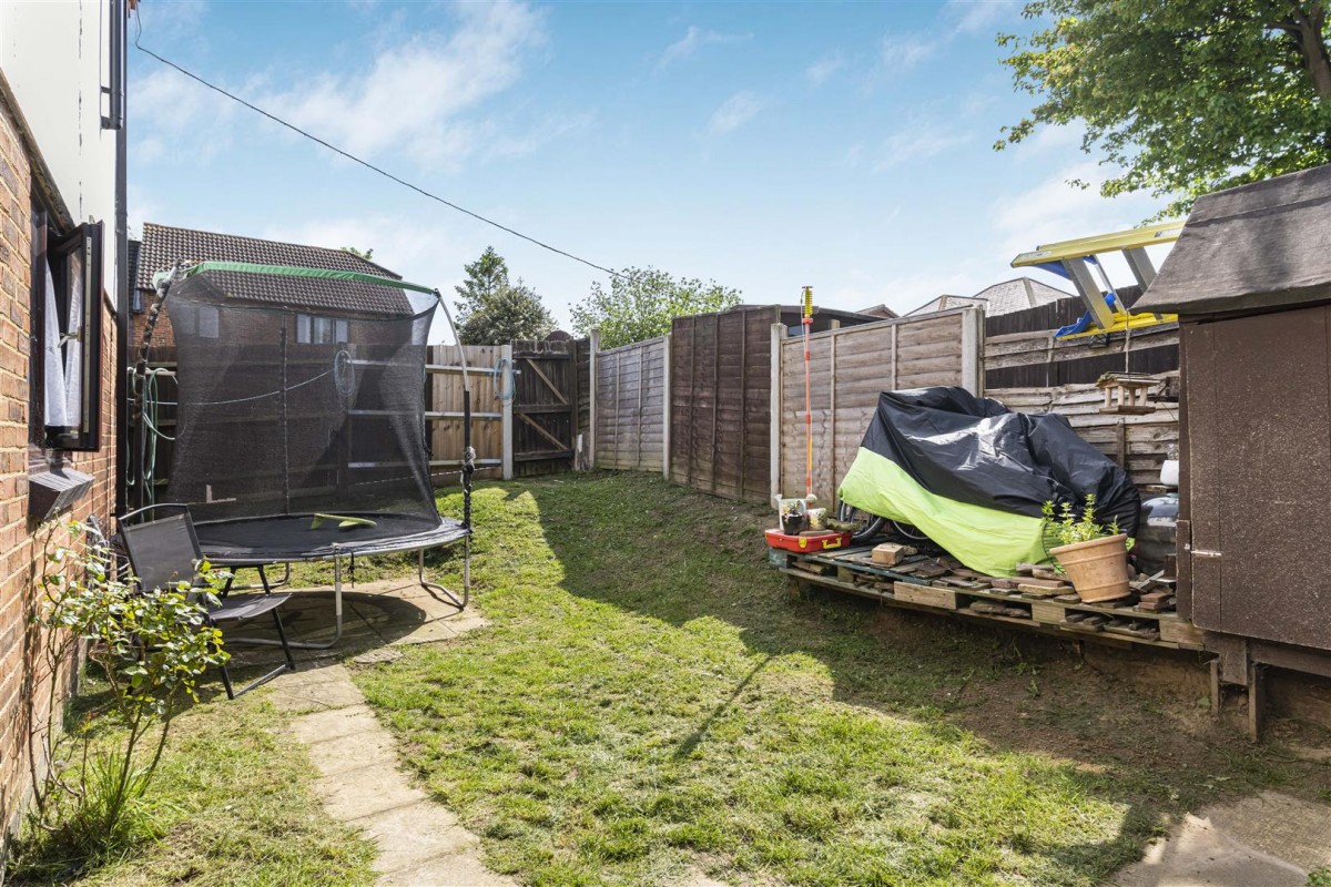 Bevans Close, Greenhithe, DA9
