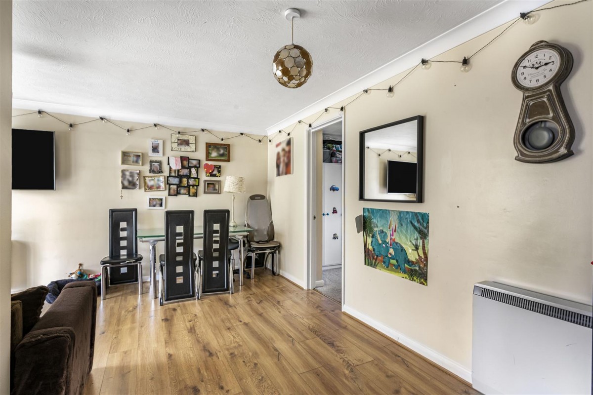 Bevans Close, Greenhithe, DA9