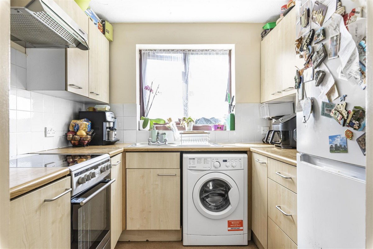 Bevans Close, Greenhithe, DA9