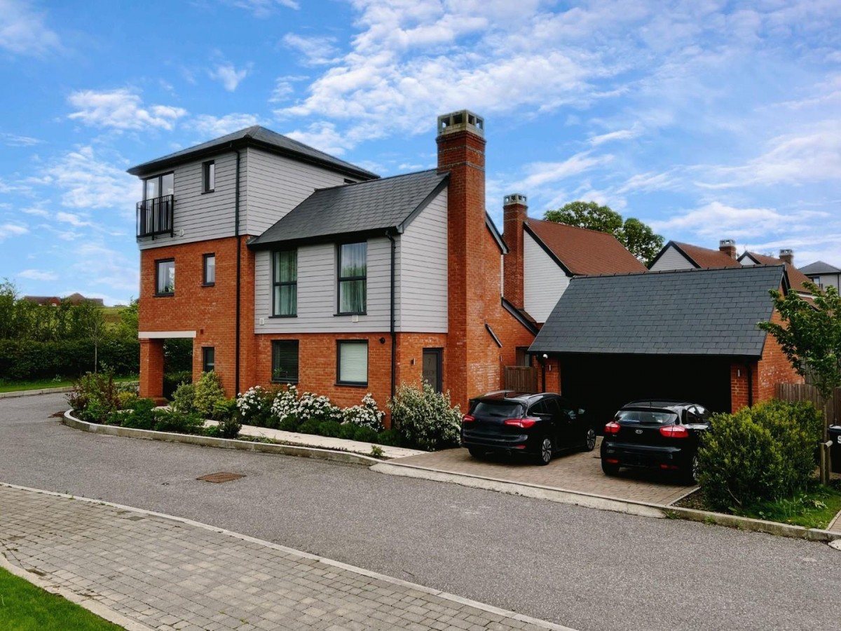 Substantial Family Home, Chilmington Green