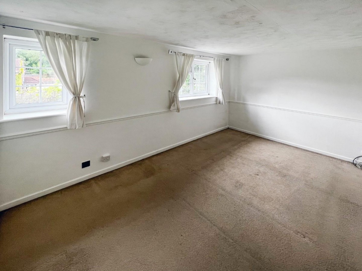 Perryfields Close, Oakenshaw,Redditch