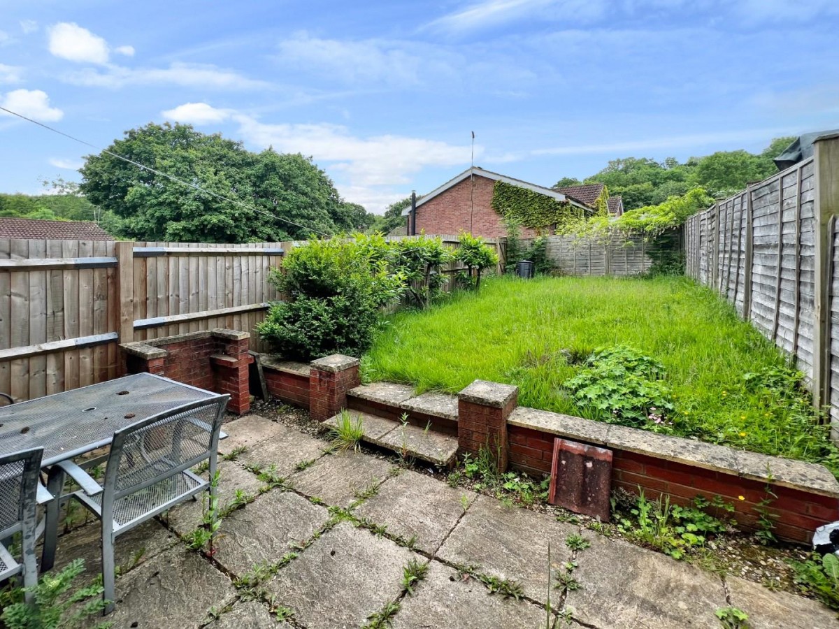 Perryfields Close, Oakenshaw,Redditch