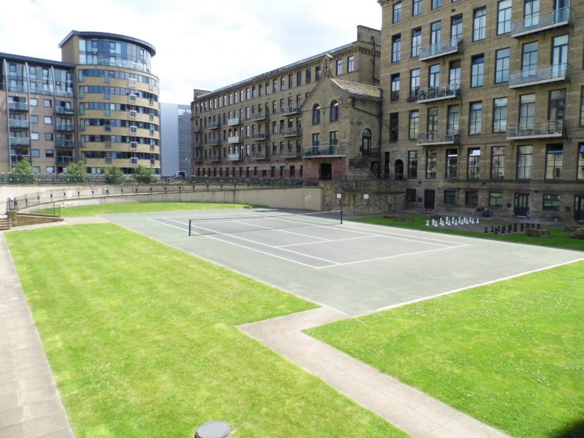 Salts Mill Road, Shipley