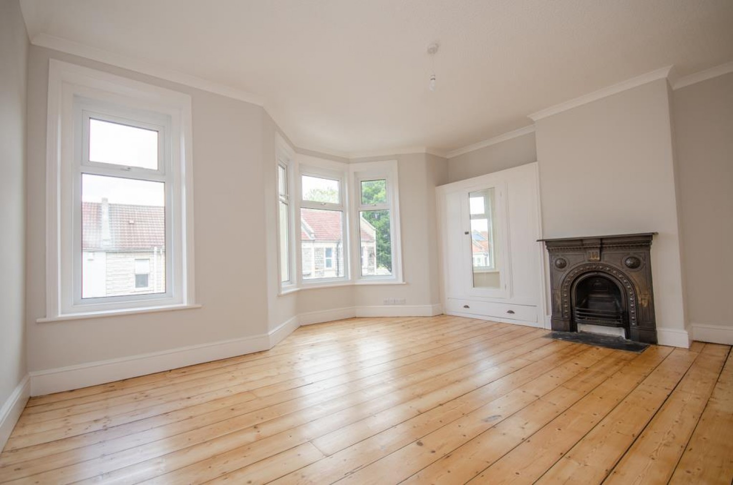 Robertson Road, Greenbank, Bristol BS5 6JT