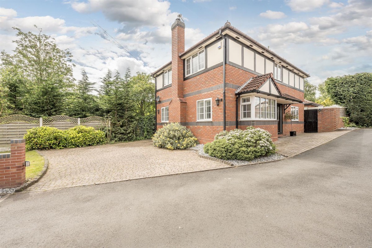 Himley Lane, Himley, DY3 4LN