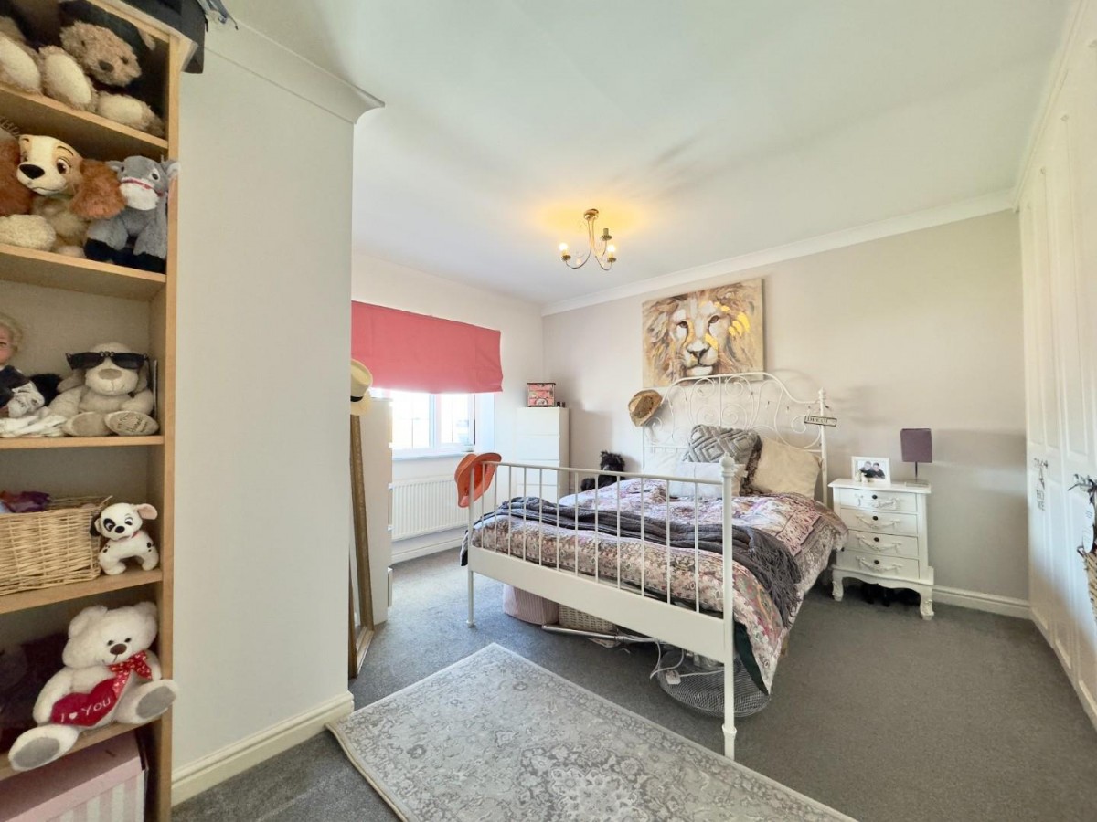 Dovebush Way , Barnsley, S75 1QE
