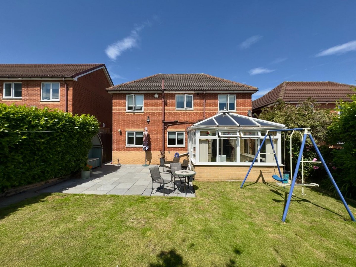 Dovebush Way , Barnsley, S75 1QE