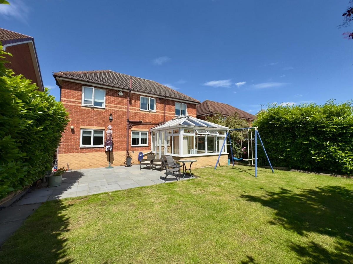 Dovebush Way , Barnsley, S75 1QE