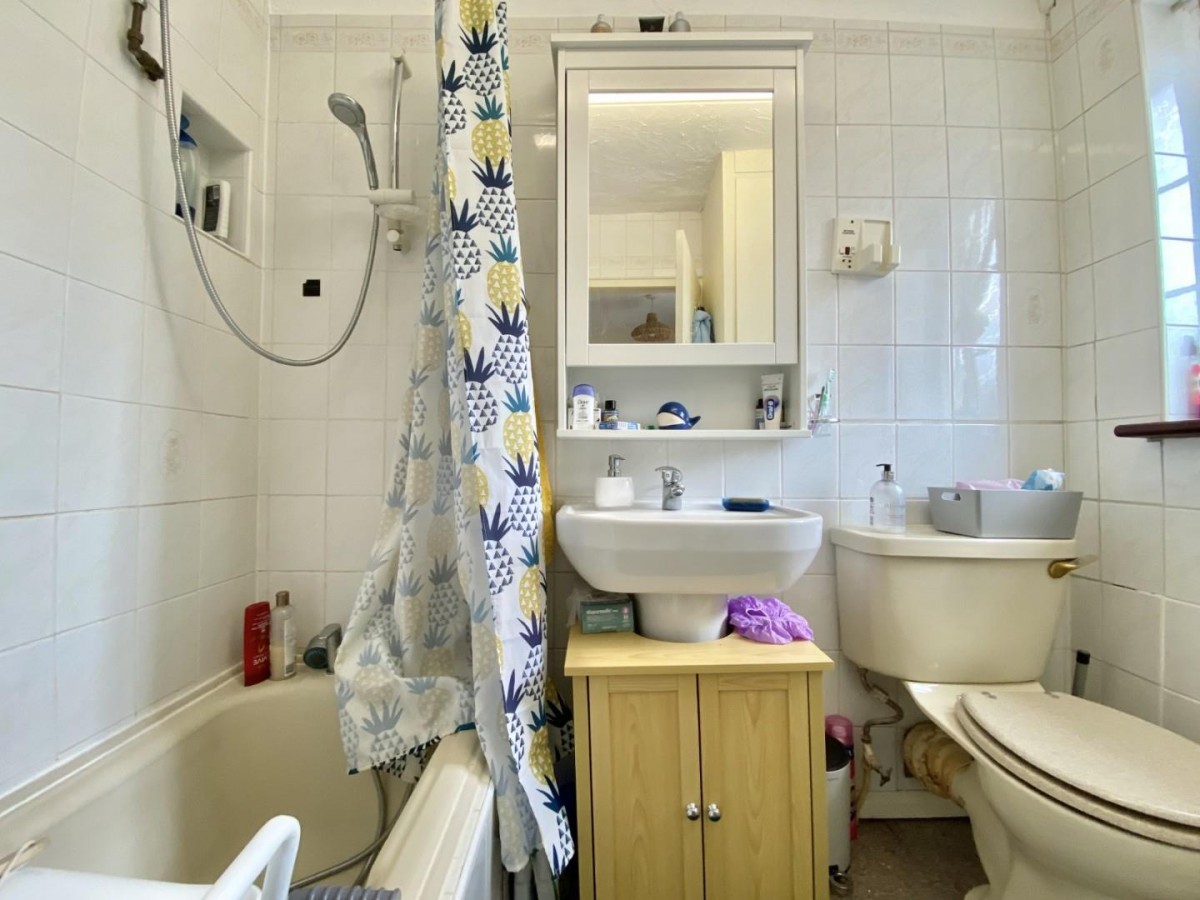 Goulds Green, Uxbridge, UB8 3DG
