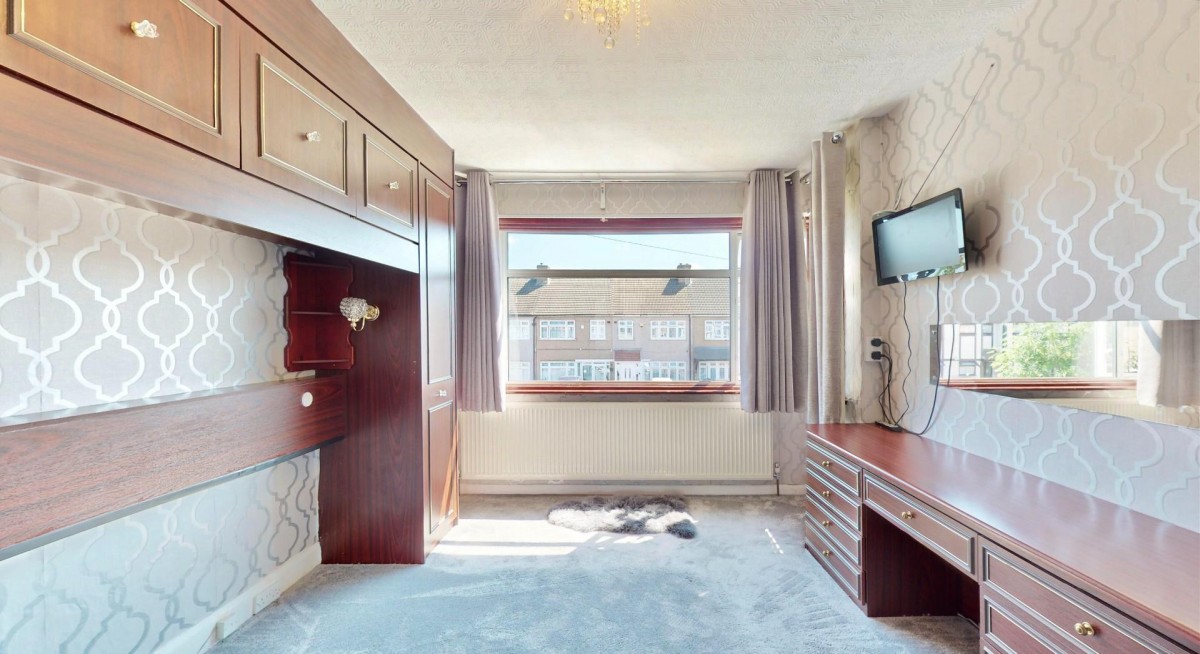 Grosvenor Road, Dagenham, RM8