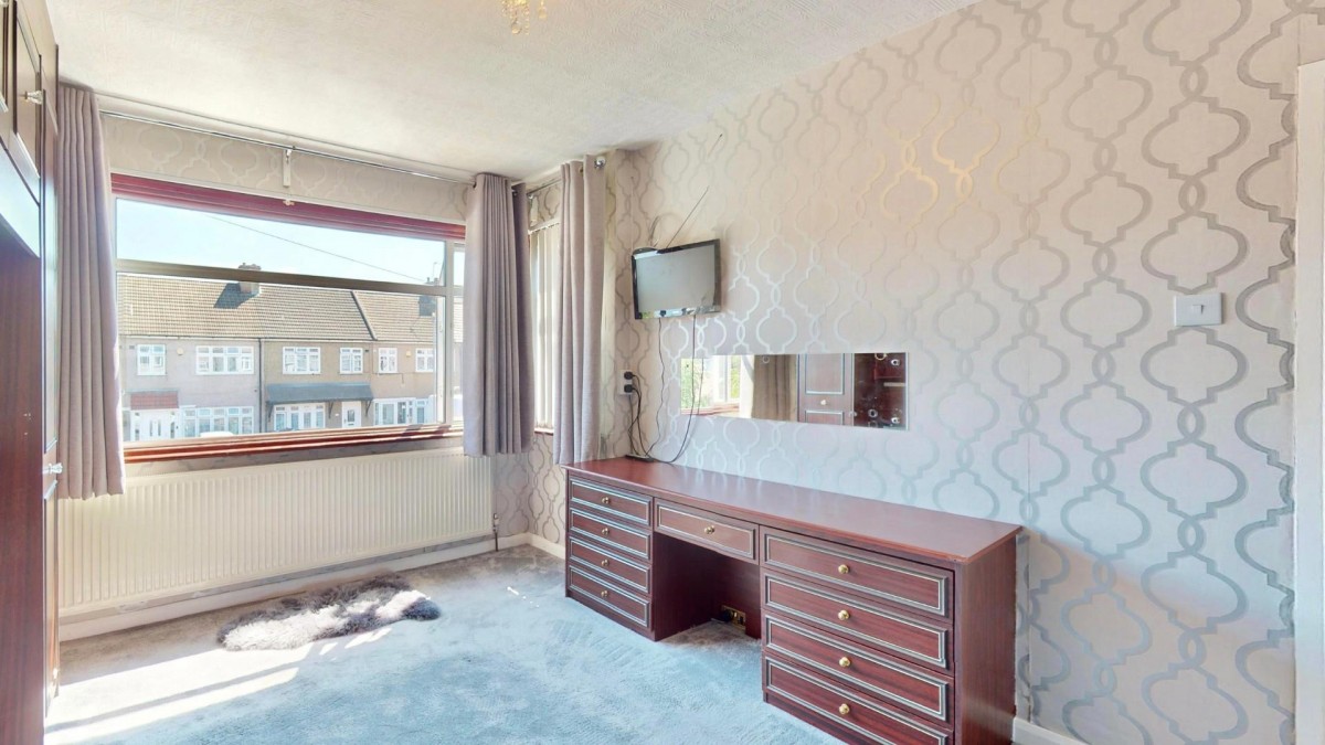 Grosvenor Road, Dagenham, RM8